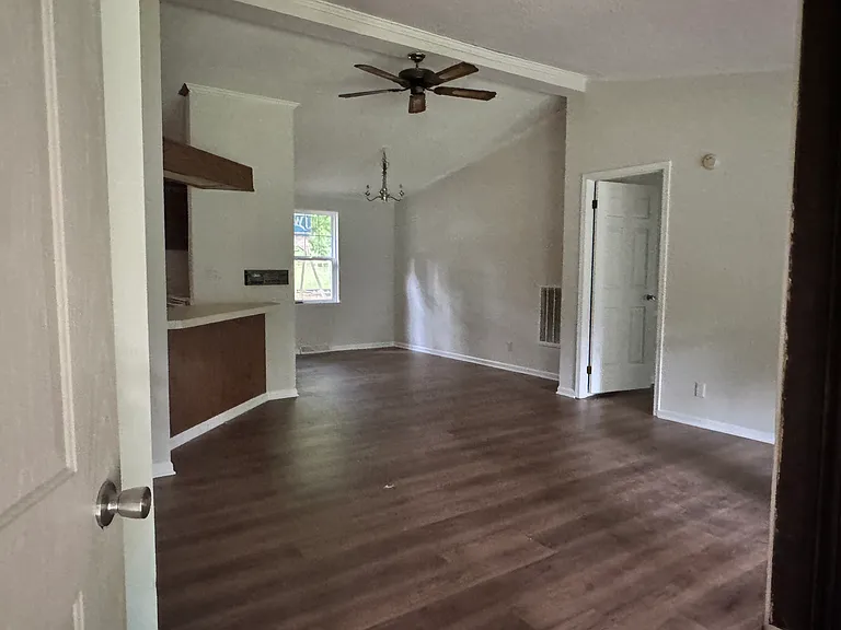 9700 Beatties Ford Rd — Photo 39