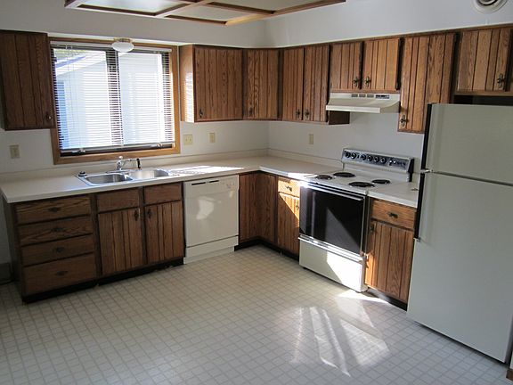 3rd image of 635 S 44th Ave