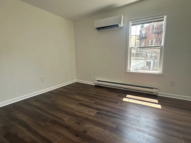 18 Main St #5 — Photo 5