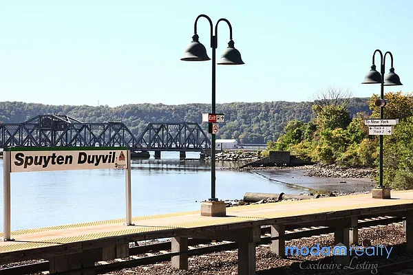 Rented by Moda Realty | media 13