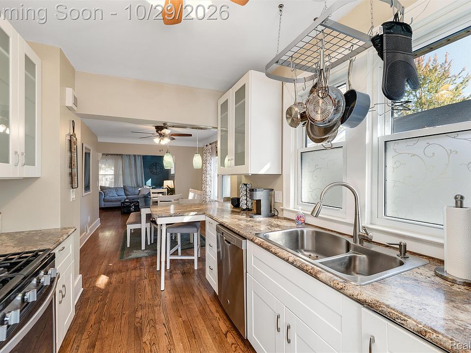 724 Gardenia Ave, photo 13