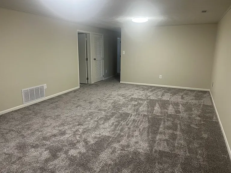 4612 Colfax Cir — Photo 15