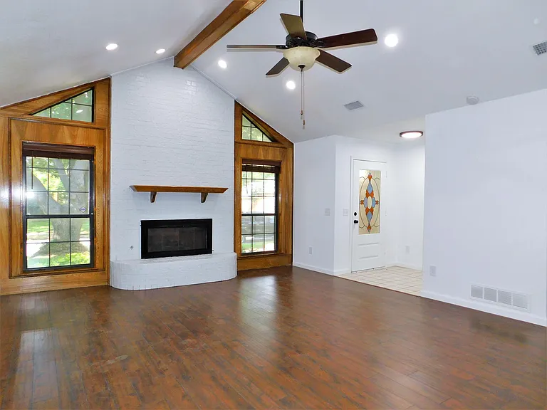 2105 Sonata Ln — Photo 3