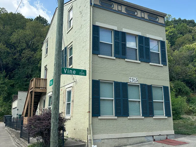 2315 Vine St #1 — Photo 14