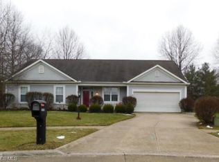 22262 Country Meadows Ln, Strongsville, OH 44136