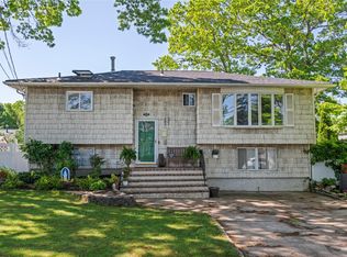 402 Chelsea Ave, West Babylon, NY 11704