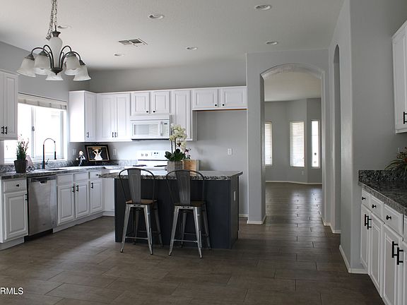 4th image of 14271 W CLARENDON Avenue