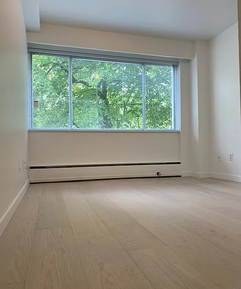 1906 Nelson St #403 — Photo 10