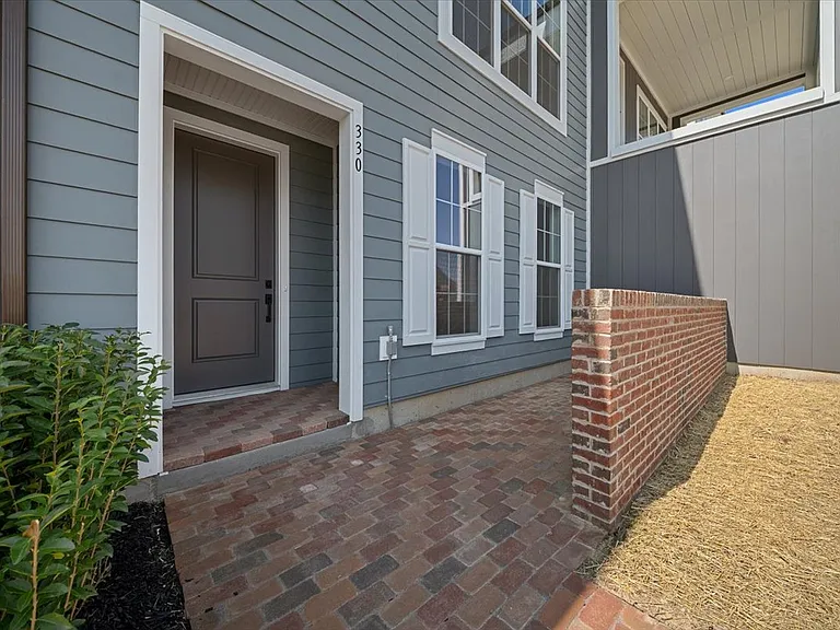 330 Highbridge Ln — Photo 2