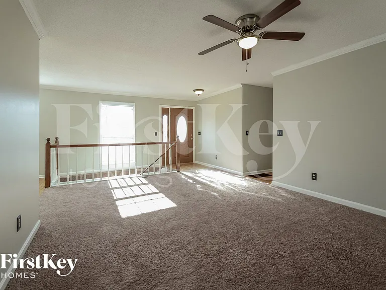 3129 Cedarbrook Ln — Photo 4