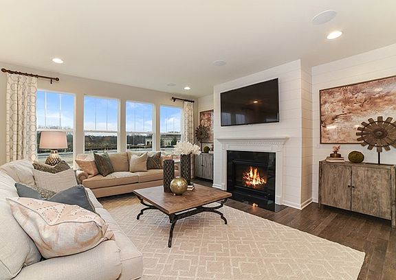 4th image of 258 Kennedy Dr