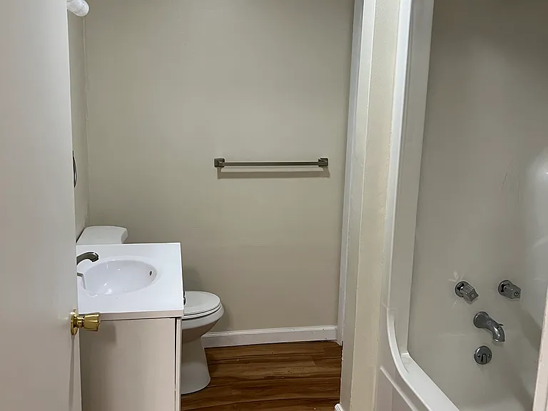 12 Zeller St #2 — Photo 5