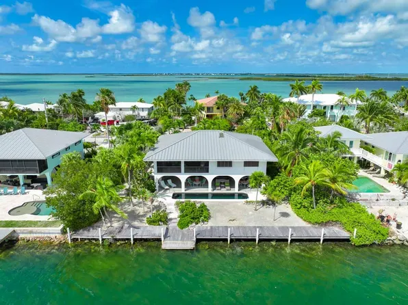 305 S Point Dr, Sugarloaf Key, FL 33042