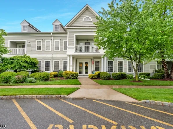 2018 Brookfield Glen Dr #18, White Twp., NJ 07823