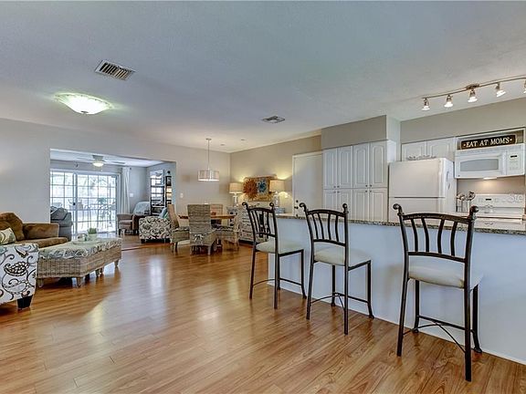 3rd image of 1438 46th Ave NE