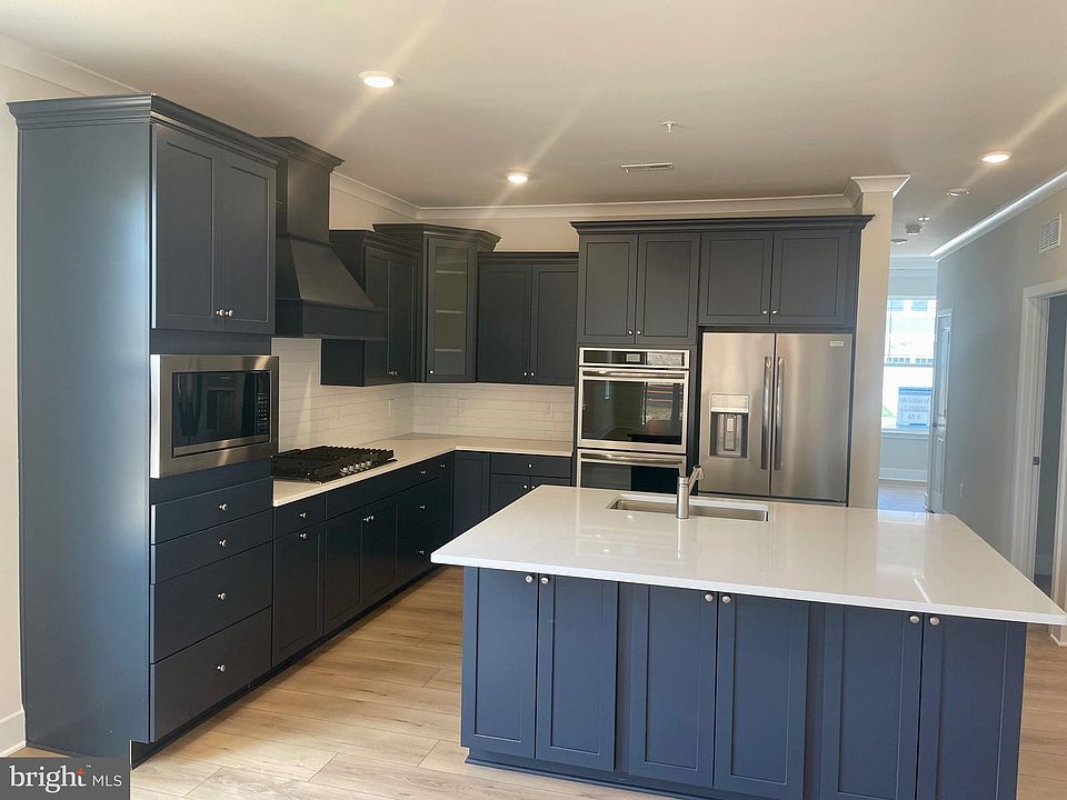 2nd image of 10667 Grand Teton Pl