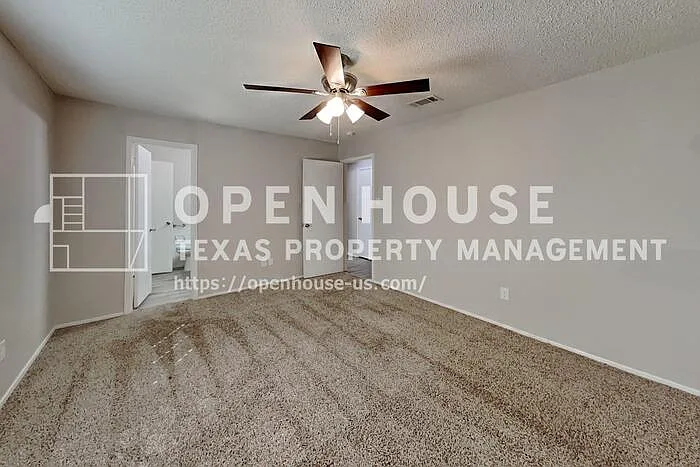 621 Barkridge Trl — Photo 10