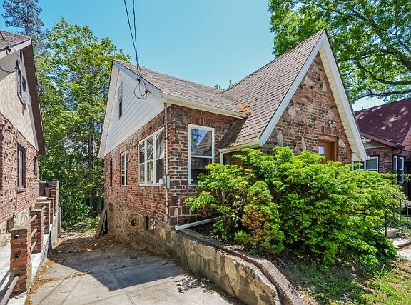 5th image of 78 Joan Dr