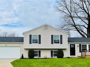 5360 Celeste View Dr, Stow, OH 44224
