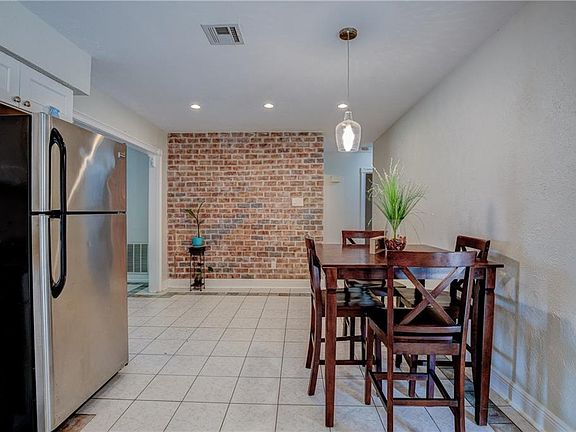 4th image of 224 Dianne Dr