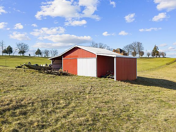 3rd image of 2764 Horn Springs Rd