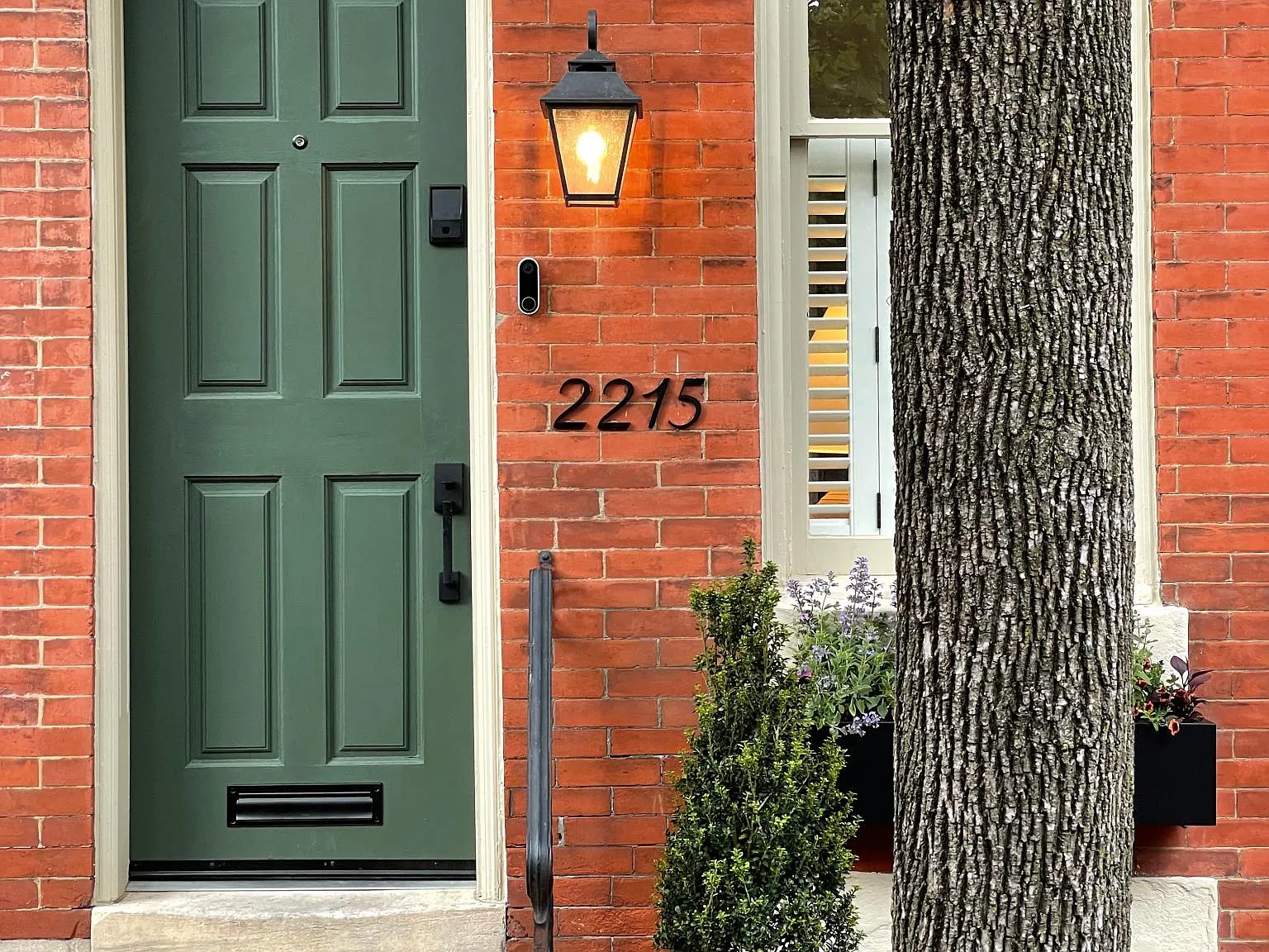 3 bed, 1022 sqft, $4,100 — Photo 1