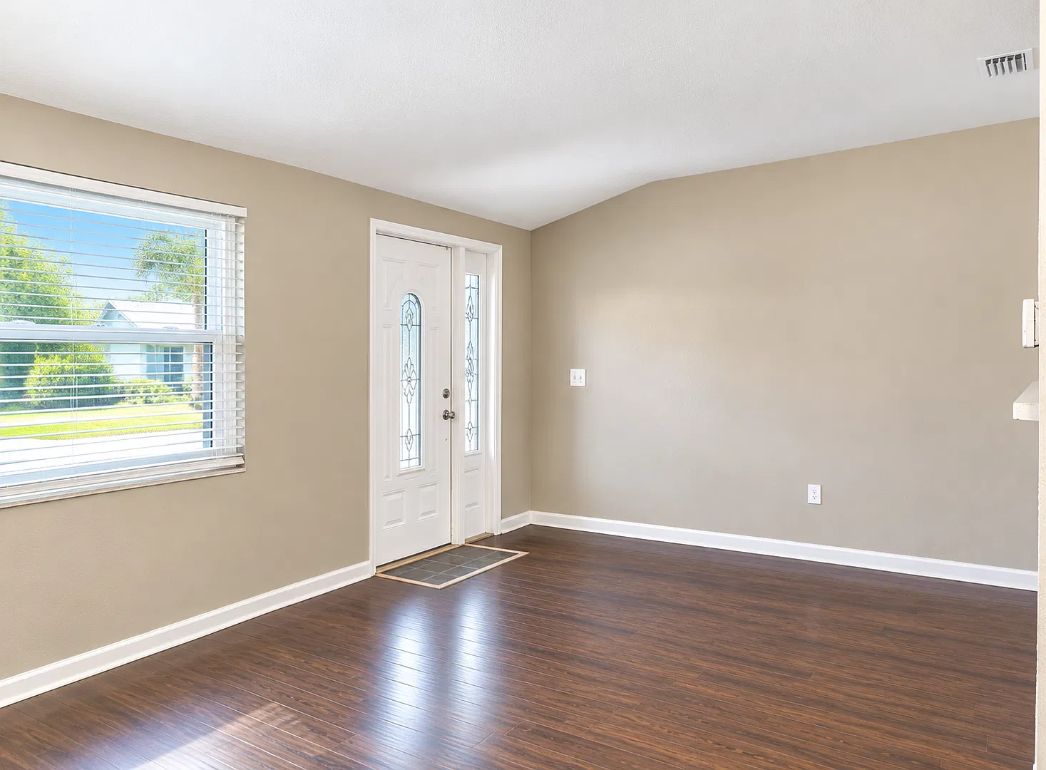 3-bedroom 1- bath home in New Port Richey — Photo 2