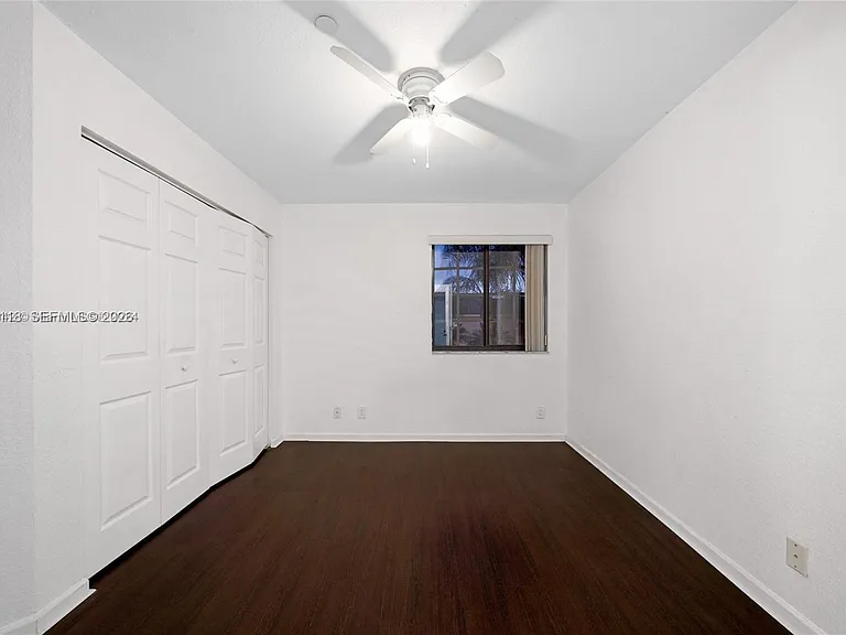 3903 Tree Top Dr #3903 — Photo 6