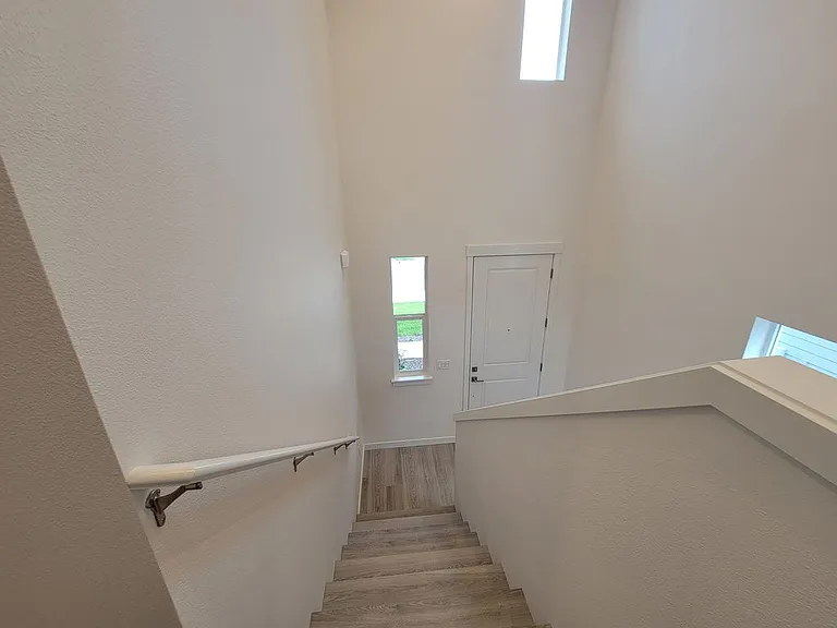2744 Woodfern Ter — Photo 3