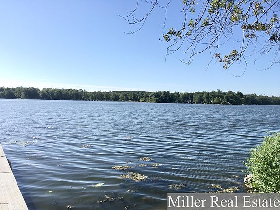 4th image of 946 Williams Dr