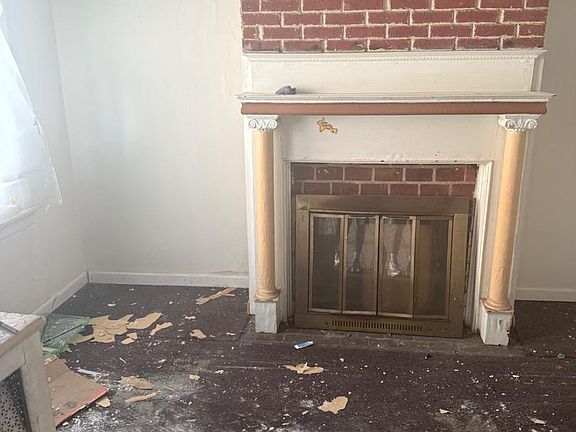 3rd image of 4246 N Carlisle St