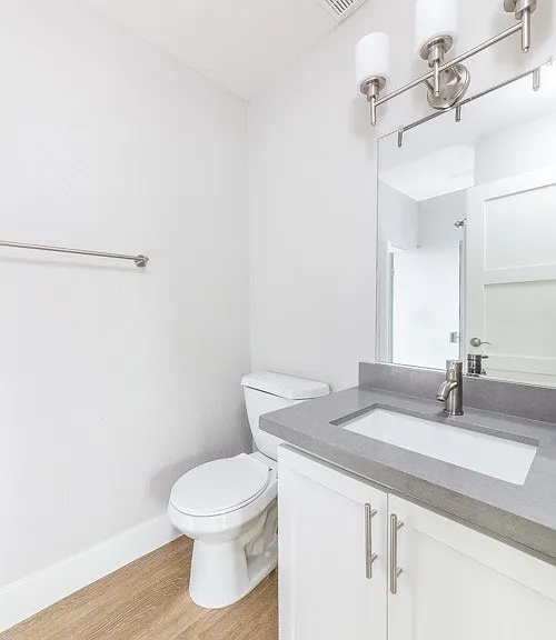 Poets Corner Apartments — Photo 14