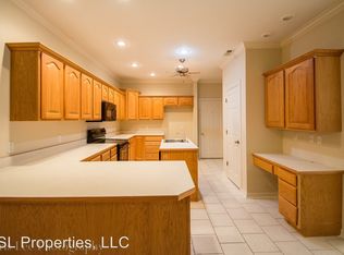 2987 N Quail Creek Dr, Fayetteville, AR 72703