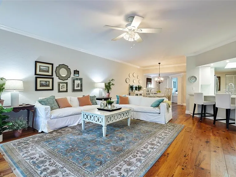 5897 Chanteclair Dr #313 — Photo 10