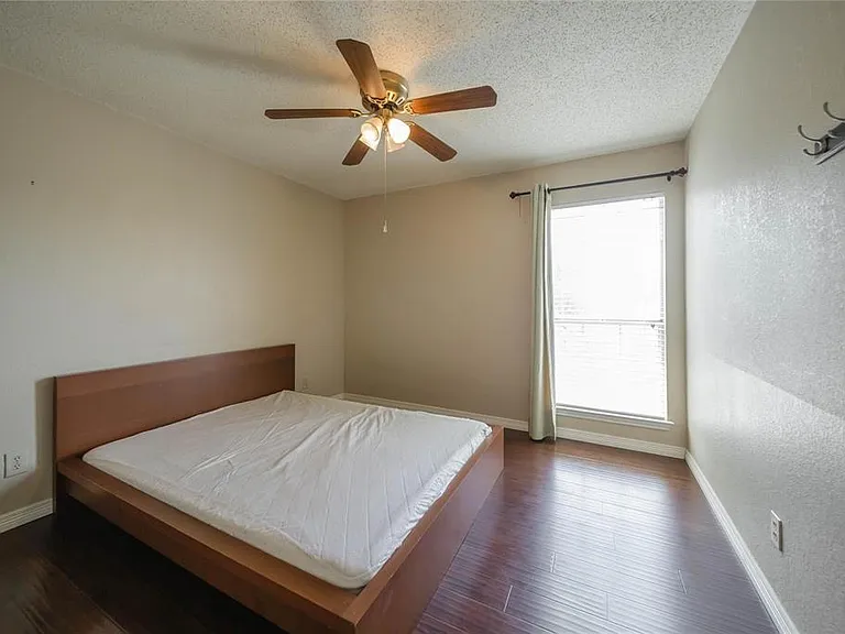 1804 Chattham Ct — Photo 37