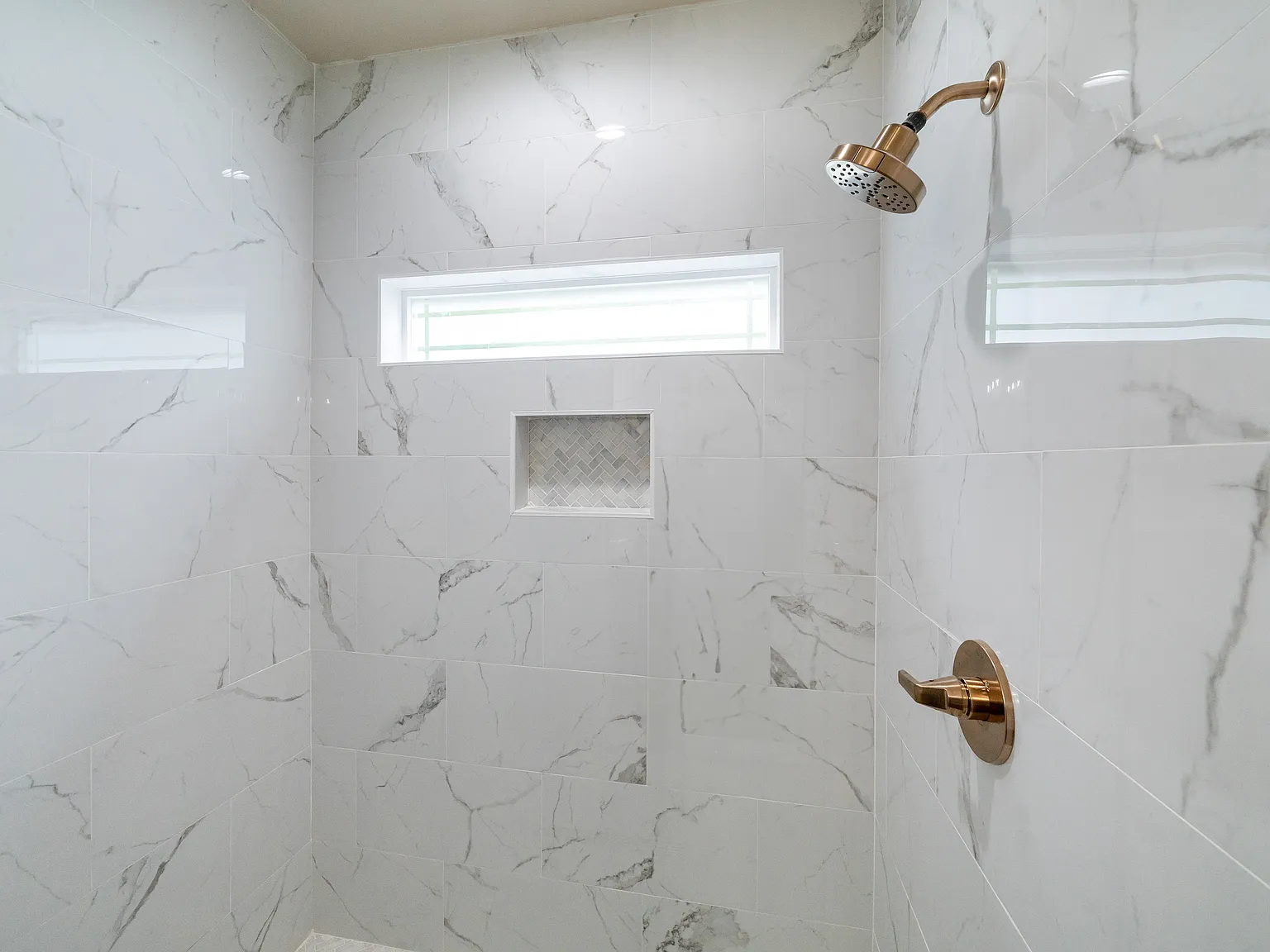 311 Echodale Dr — Photo 2