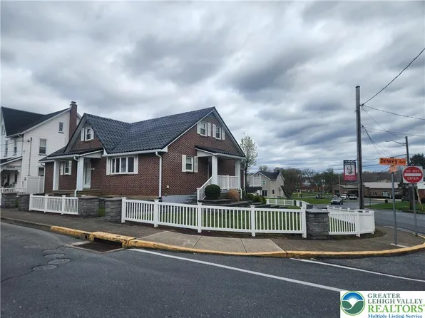 1415 Dewey Ave, Northampton, PA 18067