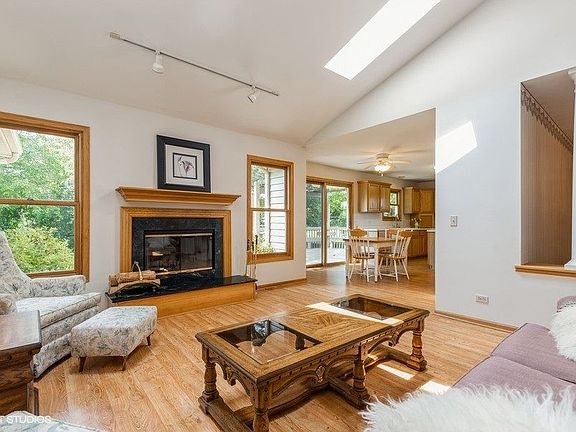3rd image of 10707 Michigan Dr
