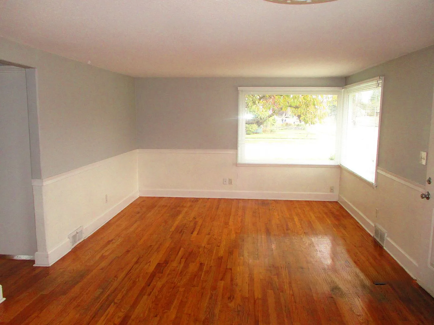 3 Bedrooms | 1 Bath | 1,000 sq ft | $2,295.00 per month | Available 11/13/26 — Photo 3