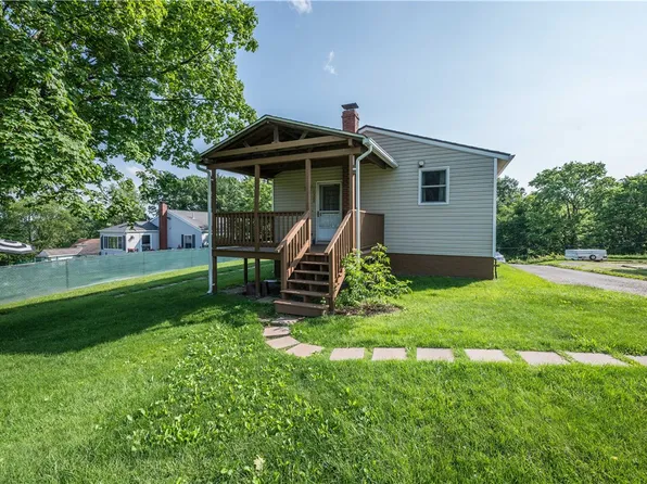 1320 High Rd, Clairton, PA 15025