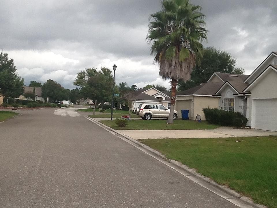 2nd image of 3234 Abbeyfield Ln