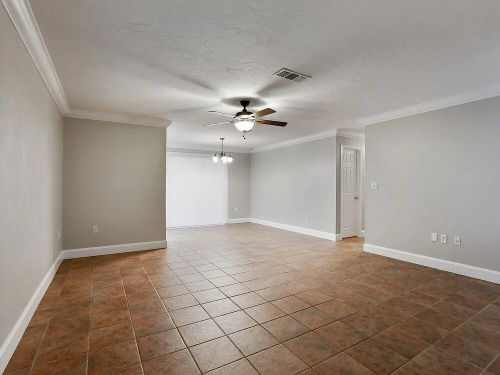 3 bed, 2.0 bath, 1193 sqft, $2,250 — Photo 3
