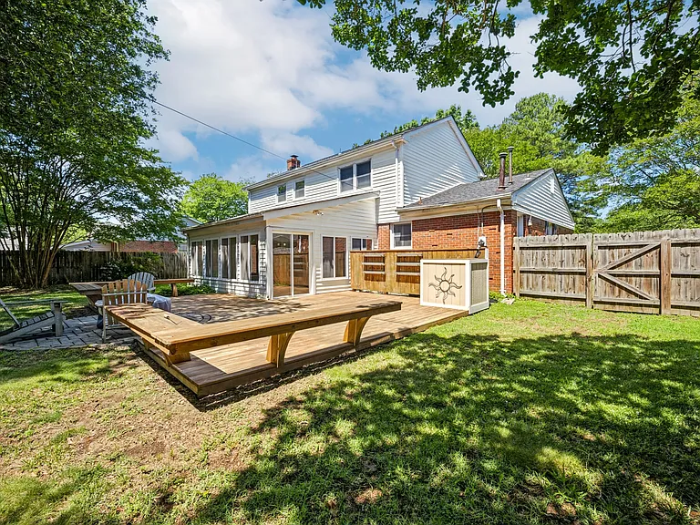 724 Yorkshire Dr — Photo 49