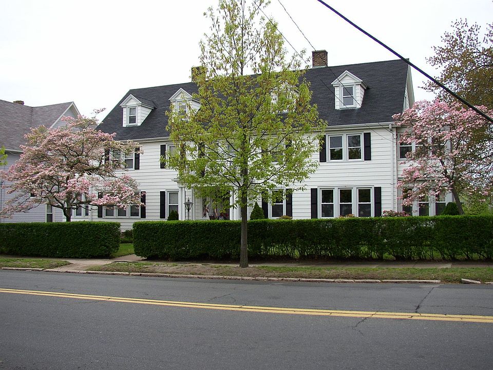 1st image of 564 Townsend Ave