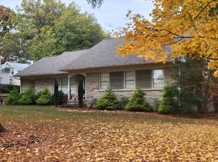 1302 Chickasaw Rd, Paris, TN 38242