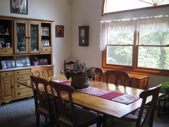 5th image of 34 Leonard Ln