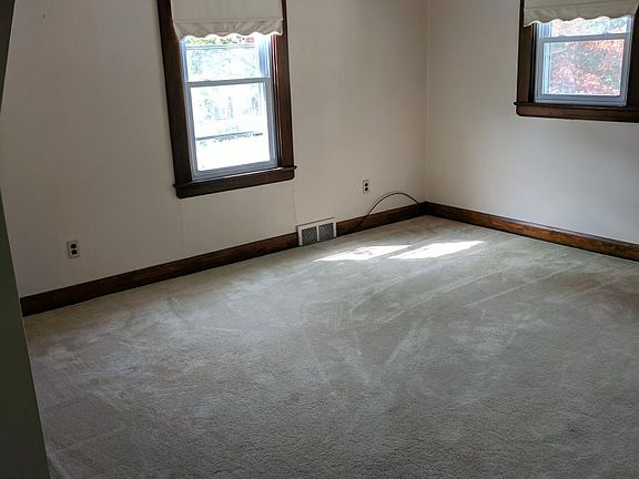 2nd image of 439 Garfield St
