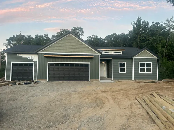6226 English Ave NE, Comstock Park, MI 49321