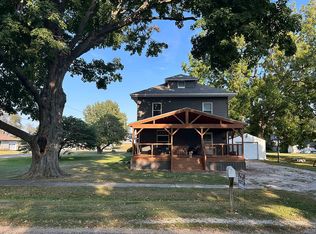 214 N Kellogg St, Yates City, IL 61572