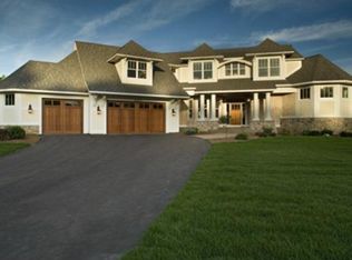 22 Patriots Rd, Stratham, NH 03885